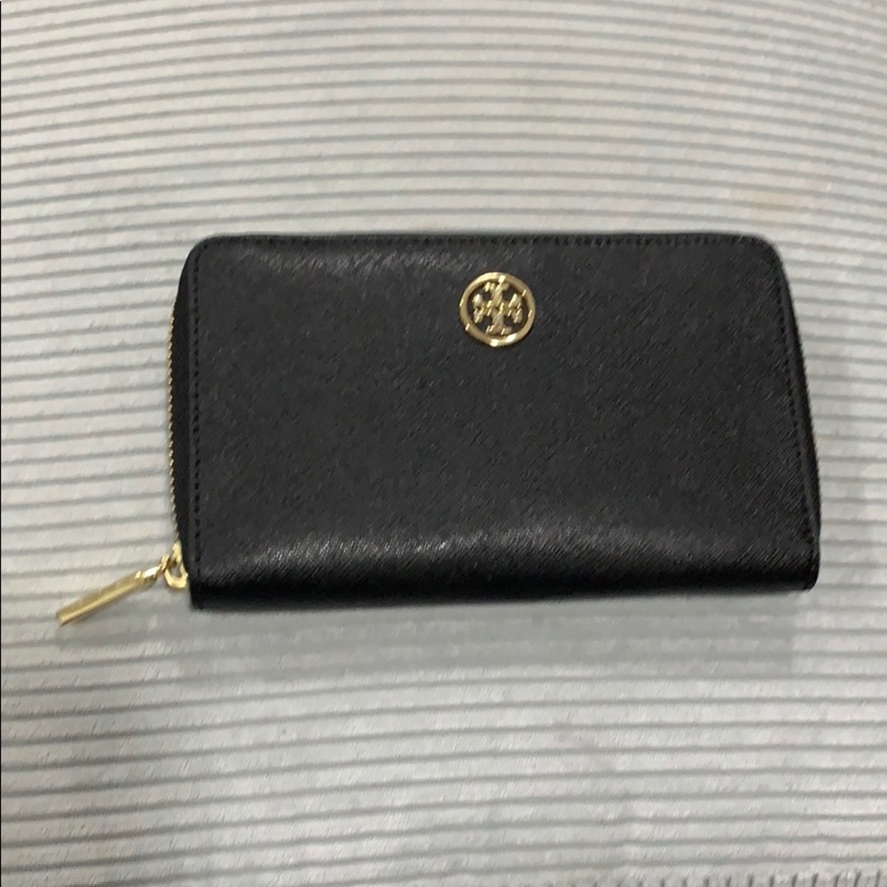 Tory Burch Black Zipper Wallet